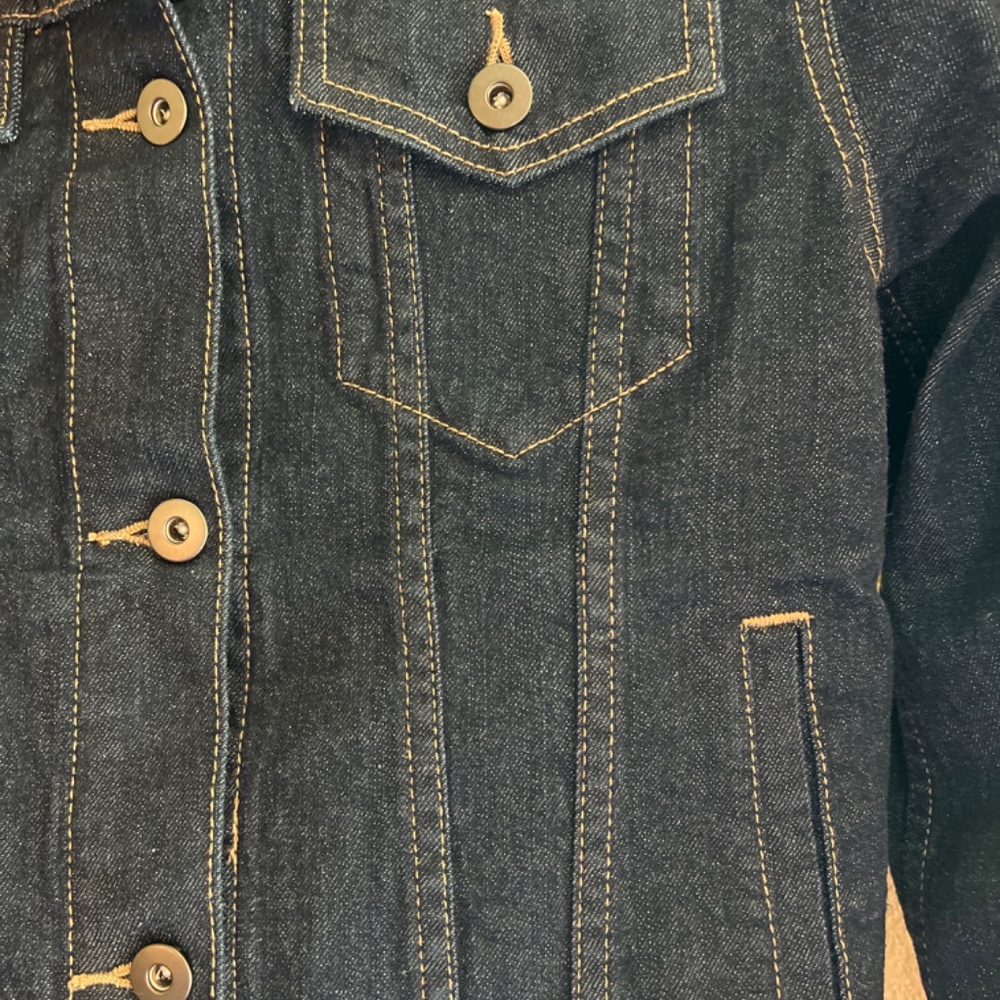 Uniqlo Denim Jacket Dark Wash - Picture 3 of 6
